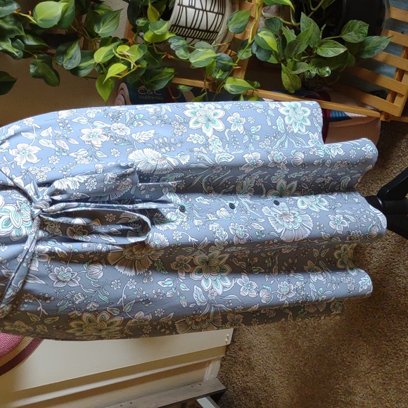 Loft Sz 6P Hazy Skies Pansy Garden Button-Up Belted Midi Dress - Picture 4 of 6